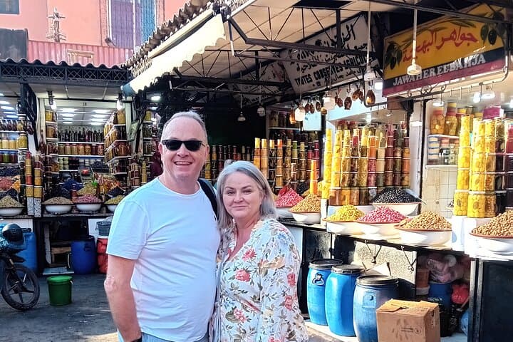 Visite gastronomique privée à Marrakech, dégustations locales, histoires et sites touristiques.