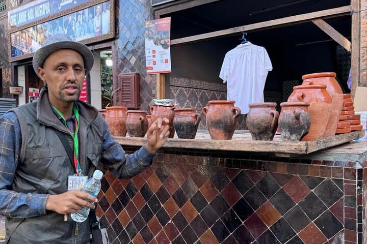 Visite gastronomique privée à Marrakech, dégustations locales, histoires et sites touristiques.