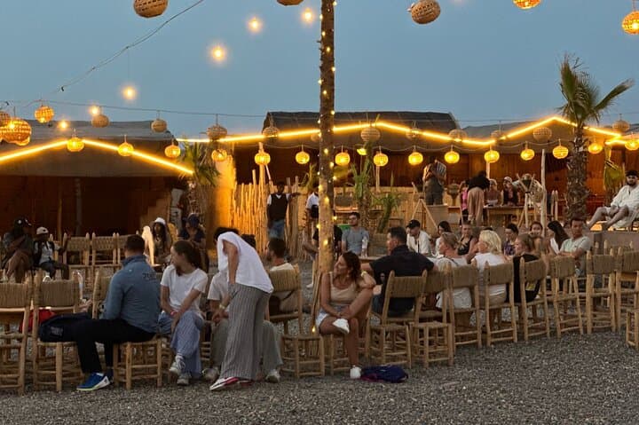 Agafay Desert Sunset Camel Ride & Dinner avec spectacle de feu