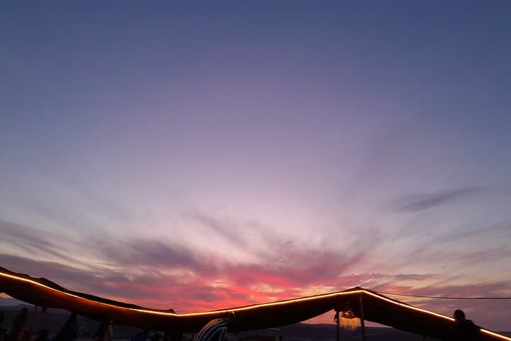 Dîner spectacle dans le désert d'Agafay avec quad et chameaux