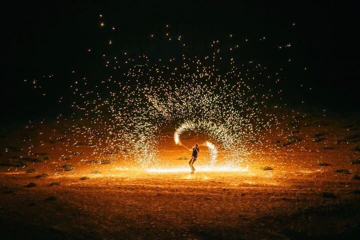 Dîner spectacle dans le désert d'Agafay avec quad et chameaux