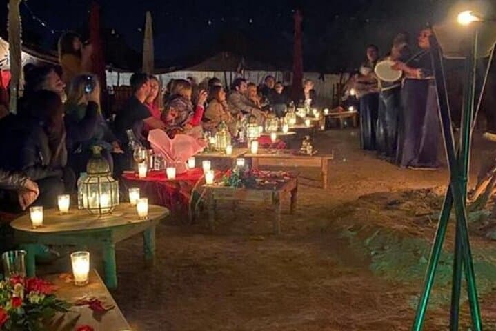 Dîner spectacle dans le désert d'Agafay avec quad et chameaux