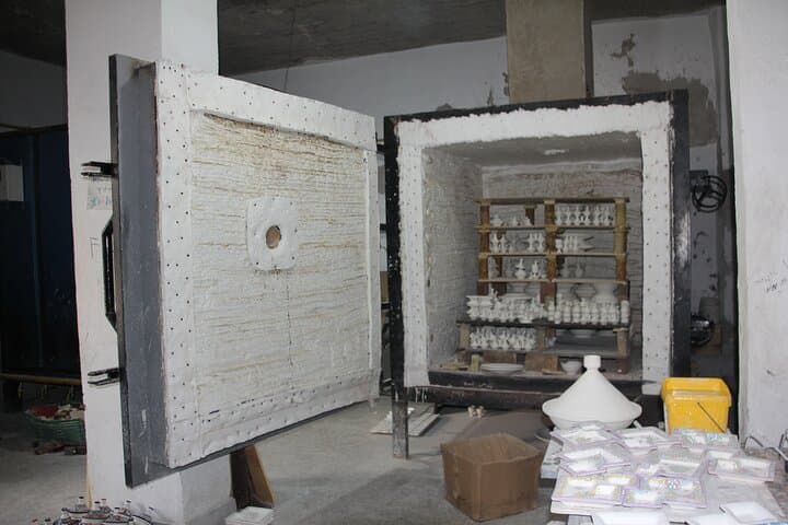 Atelier de poterie et de mosaïque à Fès animé par des artisans locaux