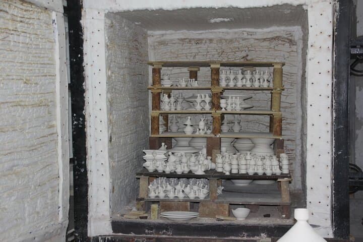 Atelier de poterie et de mosaïque à Fès animé par des artisans locaux