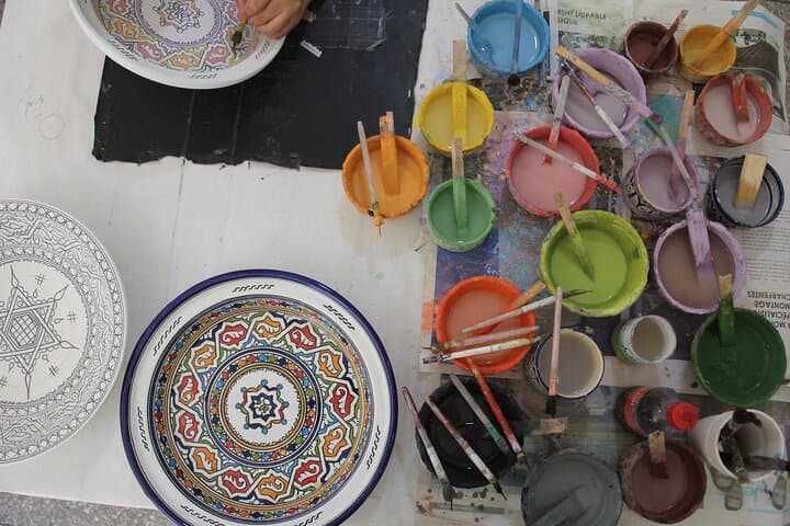 Atelier de poterie et de mosaïque à Fès animé par des artisans locaux
