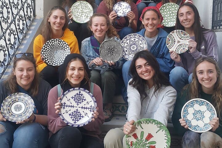 Atelier de poterie et de mosaïque à Fès animé par des artisans locaux