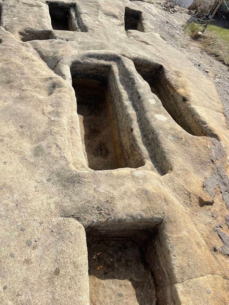 Phoenician tombs