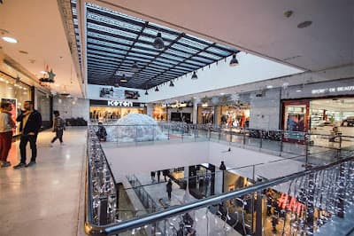 CARRE EDEN SHOPPING CENTER