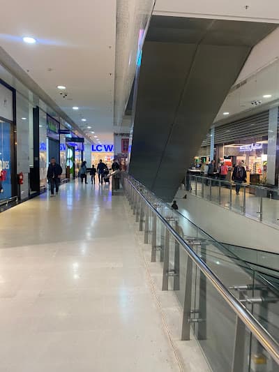 CARRE EDEN SHOPPING CENTER