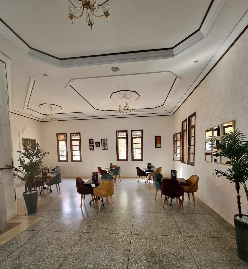 Cafe Palm Restaurant