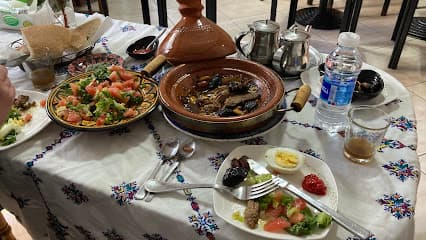 Cafe & Restaurant Popular