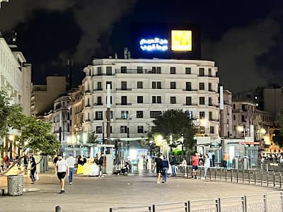 Place des Nations-Unies