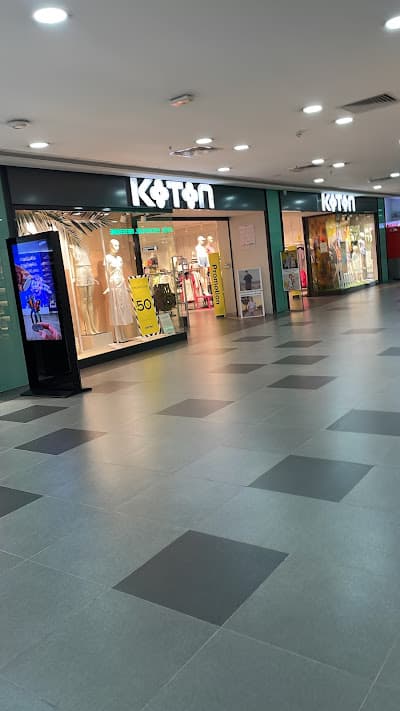 Ryad Square Shopping Center