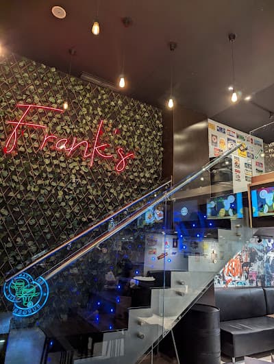 Frank's Burgers Ave de Far