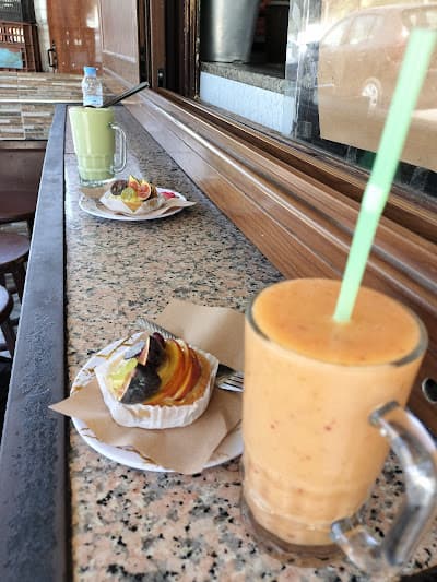 Desserts et jus de fruits naturels