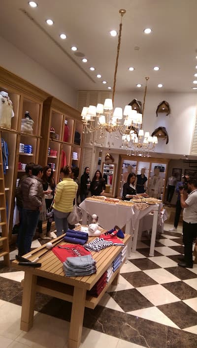 Centre Commercial et Résidentiel du 16 Novembre